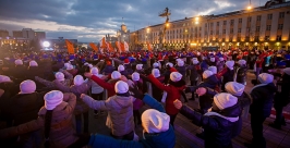 Праздничный салют ожидают на площади  Анна Огородник,UlanMedia