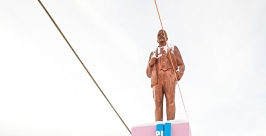 Сцена держится на Ленине Анна Огородник, UlanMedia