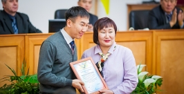 Вручение сертификатов Анна Огородник, UlanMedia