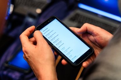телефон, смартфон Евгений  Кулешов, ИА PrimaMedia