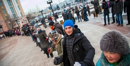 Празднующие выстраиваются в ожидании старта  Анна Огородник, UlanMedia