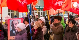 На площади Революции собралось около сотни митингующих Анна Огородник, UlanMedia