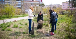 Субботник в сквере Пушкина Анна Огородник, UlanMedia