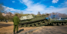 В сквере Кирова военные разместили технику Анна Огородник, UlanMedia
