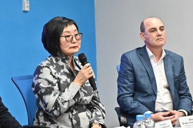 Глава Минздрава Бурятии Евгения Лудупова и главврач РКБ Игорь Шпак. правительство Бурятии