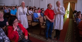 Музыкальный спектакль &quotАгитбригада &quotПобеда&quot представили на сцене филармонии в Улан-Удэ Анна Огородник, UlanMedia