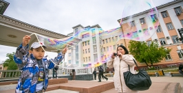 парад мыльных пузырей прошел в столице Бурятии Анна Огородник, UlanMedia