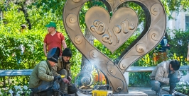 Cкульптурная композиция &quotСердце Дари&quot появилась в городе Улан-Удэ Анна Огородник, UlanMedia