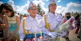 Золотые медали вручили 124 выпускникам школ Улан-Удэ сегодня Анна Огородник, UlanMedia