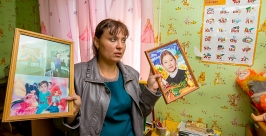 Жители п. Таежный в Улан-Удэ перегородили приставам дорогу КАМАЗом и не дали снести дом Анна Огородник, UlanMedia