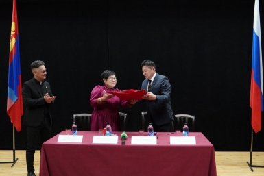 Буряад театр и Монгольский драмтеатр начали сотрудничество