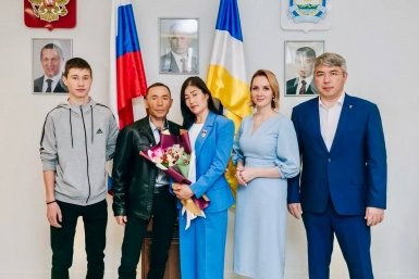 Матерям-героиням в Бурятии начали платить по 72 тысячи рублей Социальный фонд по Бурятии