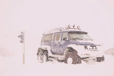 Замерзшее лобовое стекло нужно очищать от наледи бережно Photo by form PxHere