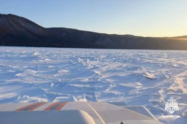 Спасатели подтвердили, что трое рыбаков в бухте Безымянная живы и помощи не требуют МЧС России по Бурятии