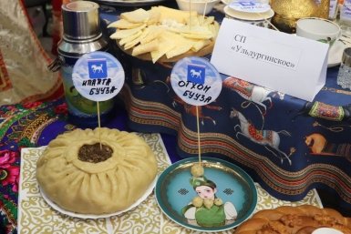 В Бурятии слепили буузу диаметром 1 см