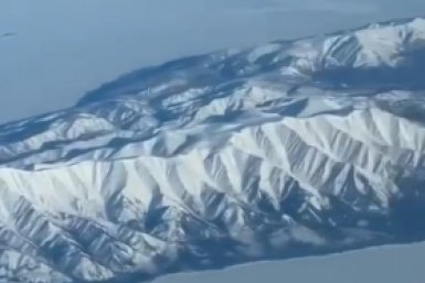 Пилот Дамир Юсупов опубликовал редкие кадры озера во время рейса Чита — Екатеринбург Д. Юсупов