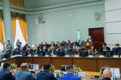 На 20-й сессии Улан-Удэнского горсовета 25 февраля приняли изменения в Положение о присвоении звания &quotПочётный гражданин города Улан-Удэ&quot Горсовет Улан-Удэ