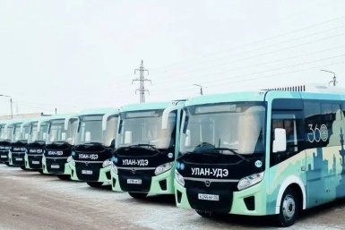 Автобусы Улан-Удэ украсили к 360-летию города