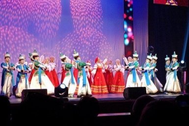 В Улан-Удэ детская школа искусств имени Линховоина отметила 90-летие Минкультуры Бурятии