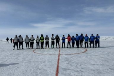 В Бурятии футбол сыграли на льду Байкала пресс-служба правительства Бурятии