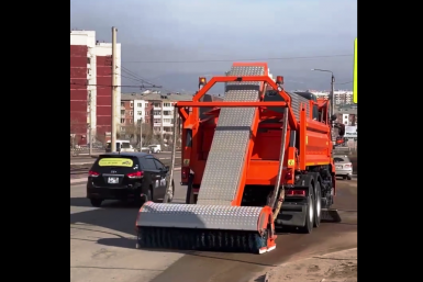 Дороги Улан-Удэ будет подметать новая уборочная машина администрация г. Улан-Удэ