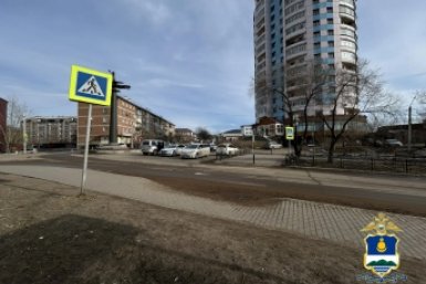 В Улан-Удэ &quotТойота&quot сбила двух подростков на пешеходном переходе ГИБДД по Бурятии