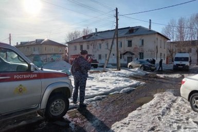 Росгвардейцы в Бурятии спасли двух человек из горящего дома