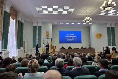 На сессии Горсовета мэр Игорь Шутенков отчитался об итогах работы администрации. UlanMedia