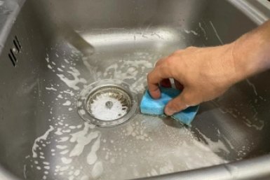 Всего 2 ложки, и недельный засор растворяется - вантуз смело выбрасываем ИА KrasnodarMedia