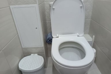 1 привычка — и в ванной пахнет чистотой, а зубные щётки не поливает бактериальным душем