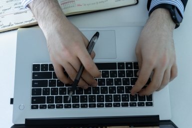 Отдыха не будет: кого обяжут работать на майские и сколько за это заплатят