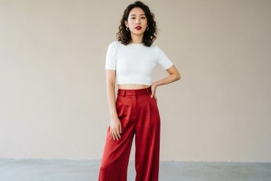 Красные брюки — главный хит сезона-2026: как выбрать и с чем носить — бесценные "плюшки" от стилиста