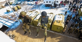В стрельбе и прохождении препятствий соревновались бойцы спецназа "Байкал" в Бурятии Анна Огородник, UlanMedia