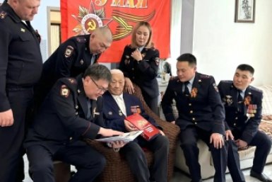 В Бурятии поздравили 100-летнего сапёра Великой Отечественной