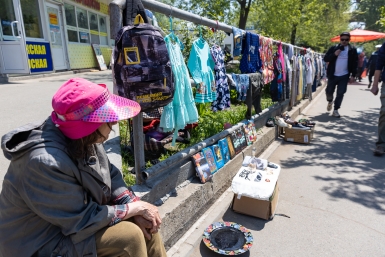 Бабушки в Улан-Удэ получат удобные места для продажи овощей