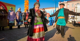 Разноцветные валенки представила фабрика &quotНаран&quot Анна Огородник, UlanMedia