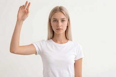 Кладу это средство на желтые пятна под мышками: 2 минуты - и белая футболка чище новой, никакого следа от пота