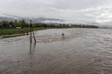 Вода угрожает домам Администрация Закаменского района