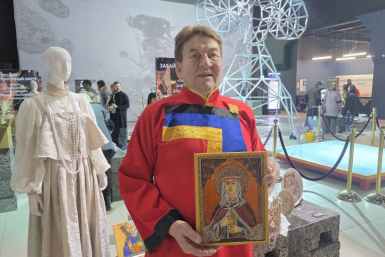 Иконы из проволоки от уникального мастера удивили гостей форума в Улан-Удэ