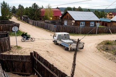 Подростку в Бурятии купили питбайк, на котором он влетел в грузовик