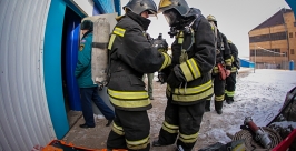 Выход из задымленного лабиринта искали огнеборцы пожарной части №3 в Улан-Удэ Анна Огородник, UlanMedia