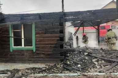В трёх районах Бурятии сгорели жилые и хозяйственные постройки агентство ГО и ЧС Бурятии