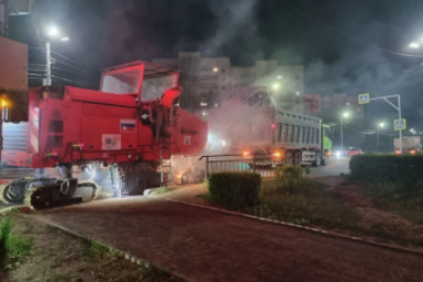 В Улан-Удэ залатают участок дороги после разлива масла