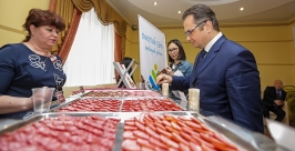 "Вкусная" выставка-ярмарка местной продукции открылась в правительстве Бурятии сегодня Анна Огородник, UlanMedia