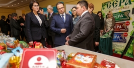 "Вкусная" выставка-ярмарка местной продукции открылась в правительстве Бурятии сегодня Анна Огородник, UlanMedia