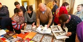 Фотоальбом об истории буддизма презентовали в Улан-Удэ Анна Огородник, UlanMedia