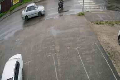 Пенсионер на электросамокате погиб под колёсами Тойоты  в Бурятии