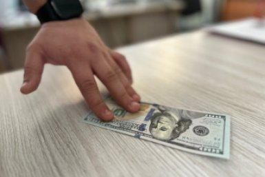 Эксперт разъяснил, успевать ли брать доллар по 80 рублей Александр Шепырев, ИА UssurMedia