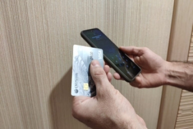В Улан-Удэ задержали девушку за передачу банковской карты мошенникам