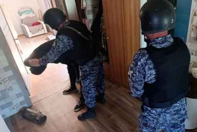 Житель Бурятии избил любимую поленом